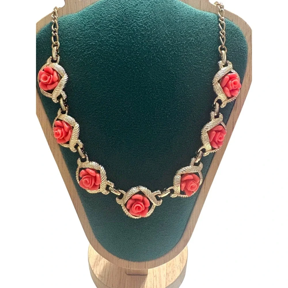 Vintage Sarah Coventry Coral Rose Jewelry Set Necklace Bracelet Clip Earrings - Picture 4 of 15